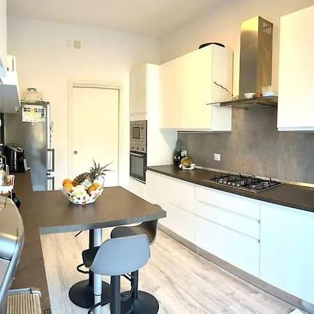 Moderno Al Centro Di Appartement *